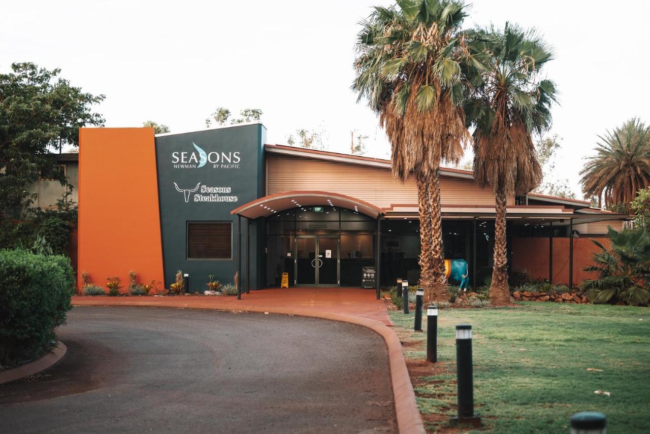 Seasons Hotel Newman Exteriér fotografie